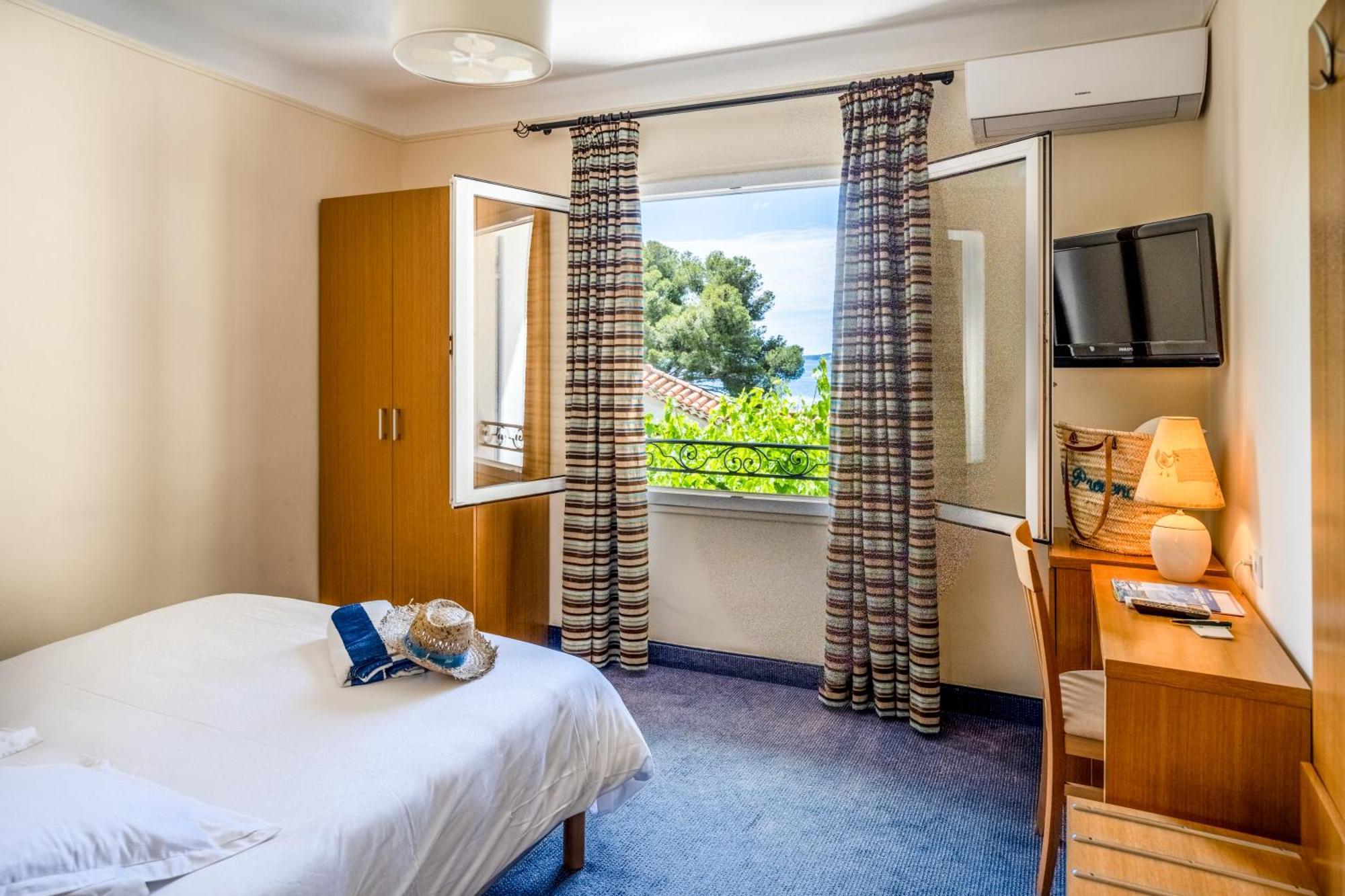 Hotel Le Provencal Logishotels Les Issambres Zewnętrze zdjęcie
