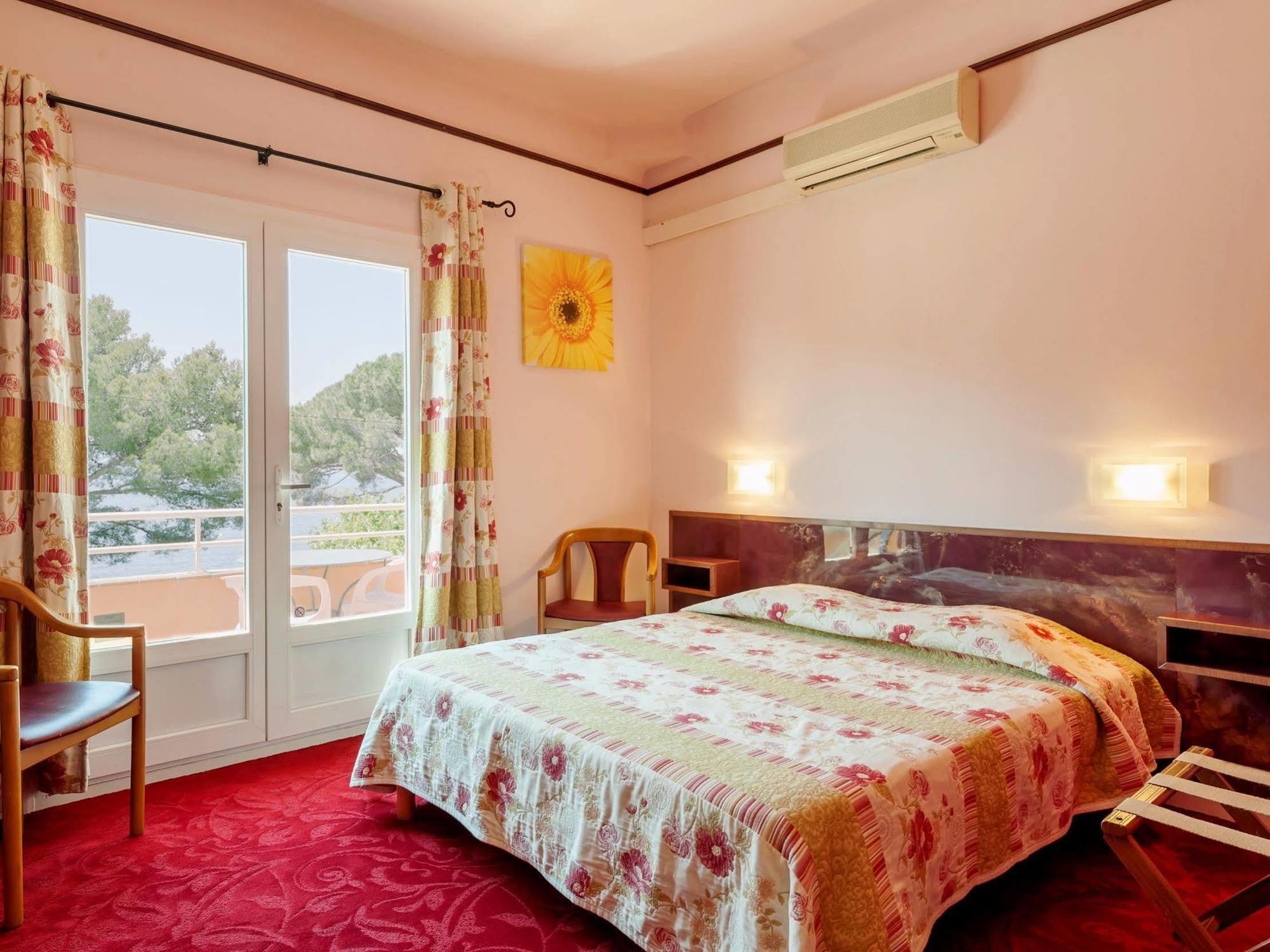 Hotel Le Provencal Logishotels Les Issambres Zewnętrze zdjęcie